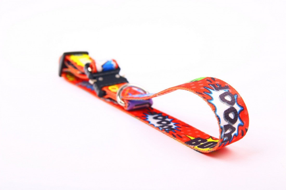 Collar With A Metal Buckle - Red Graffiti