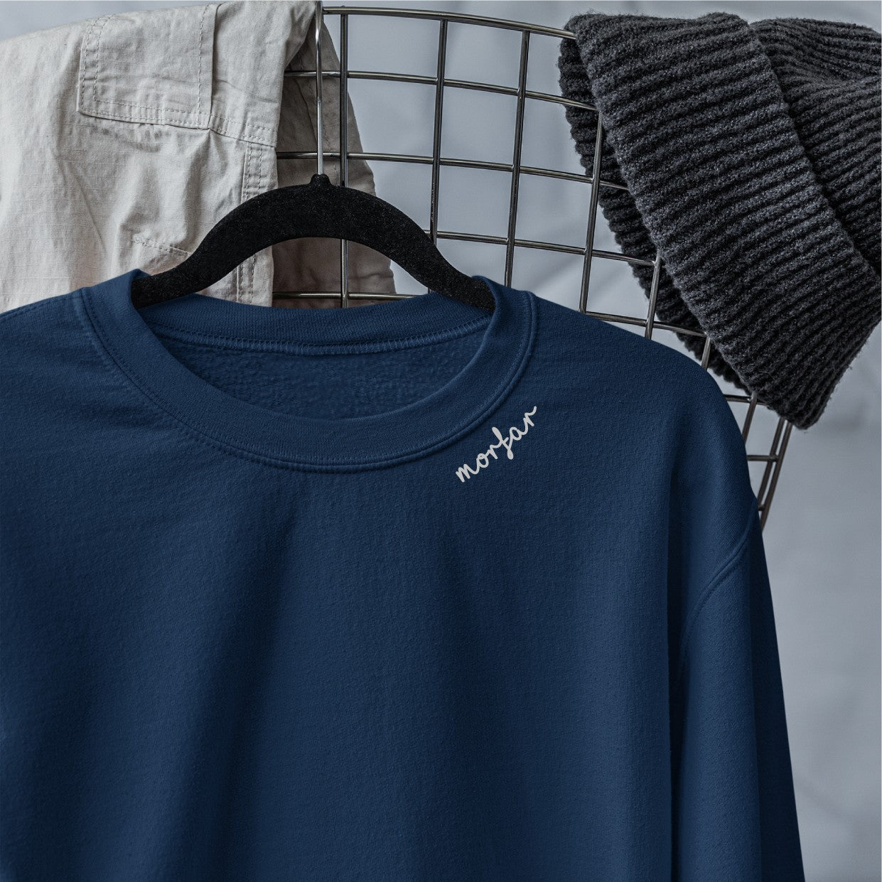 Embroidered Collar Organic Cotton Sweatshirt "Morfar" (SE)