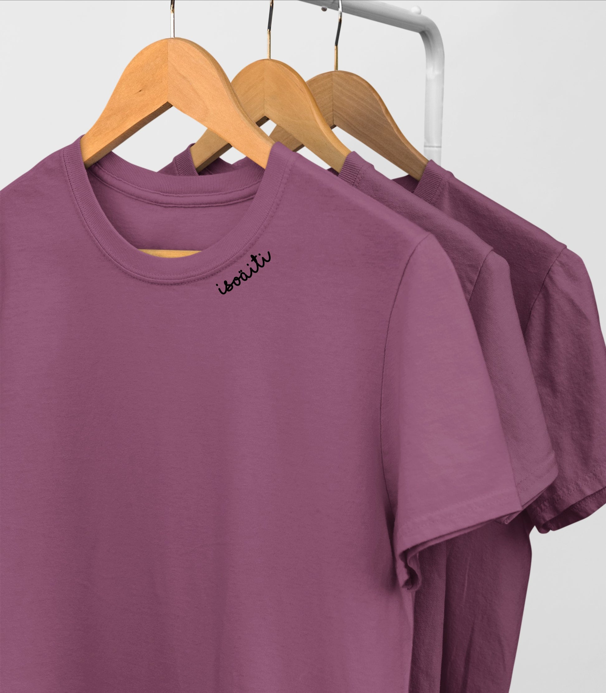 Embroidered Collar Organic Cotton T-shirt "Isoäiti" (FI)