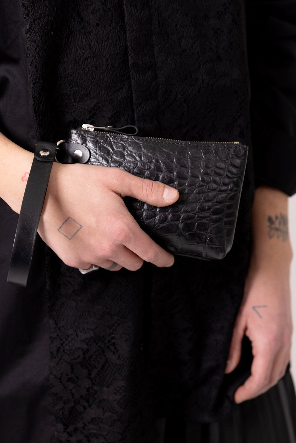 POUCH Wallet with Wrist Strap - Black Alligator