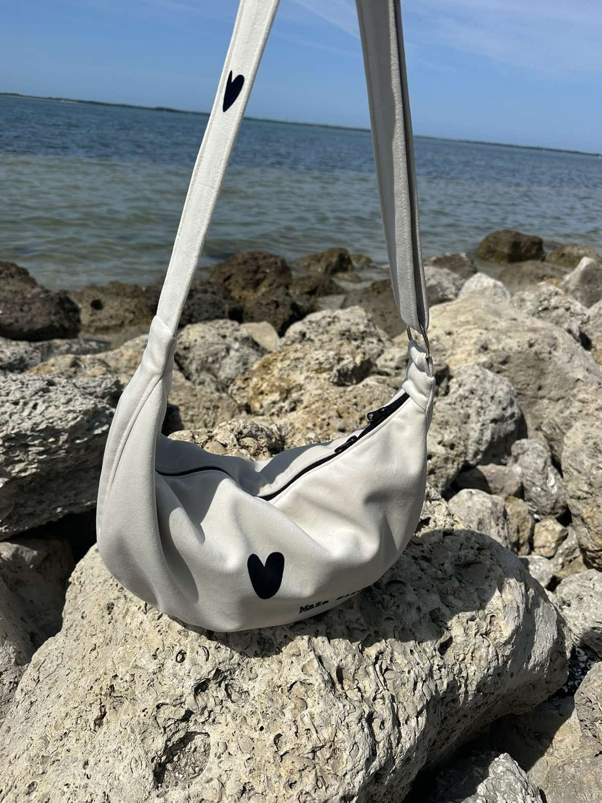 Hobo Bag Heart - White