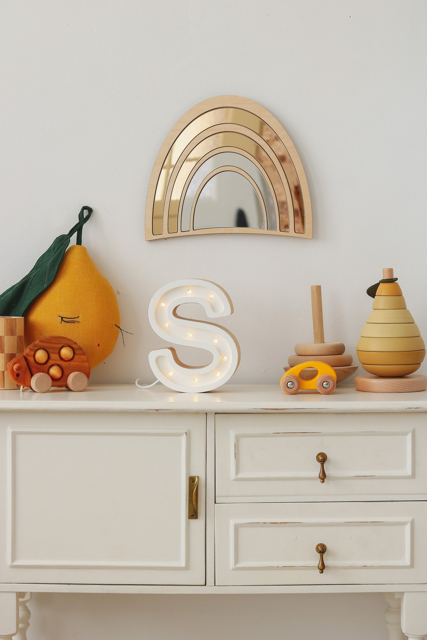 Kids Room Rainbow Mirror – Child-Friendly Acrylic & Wood