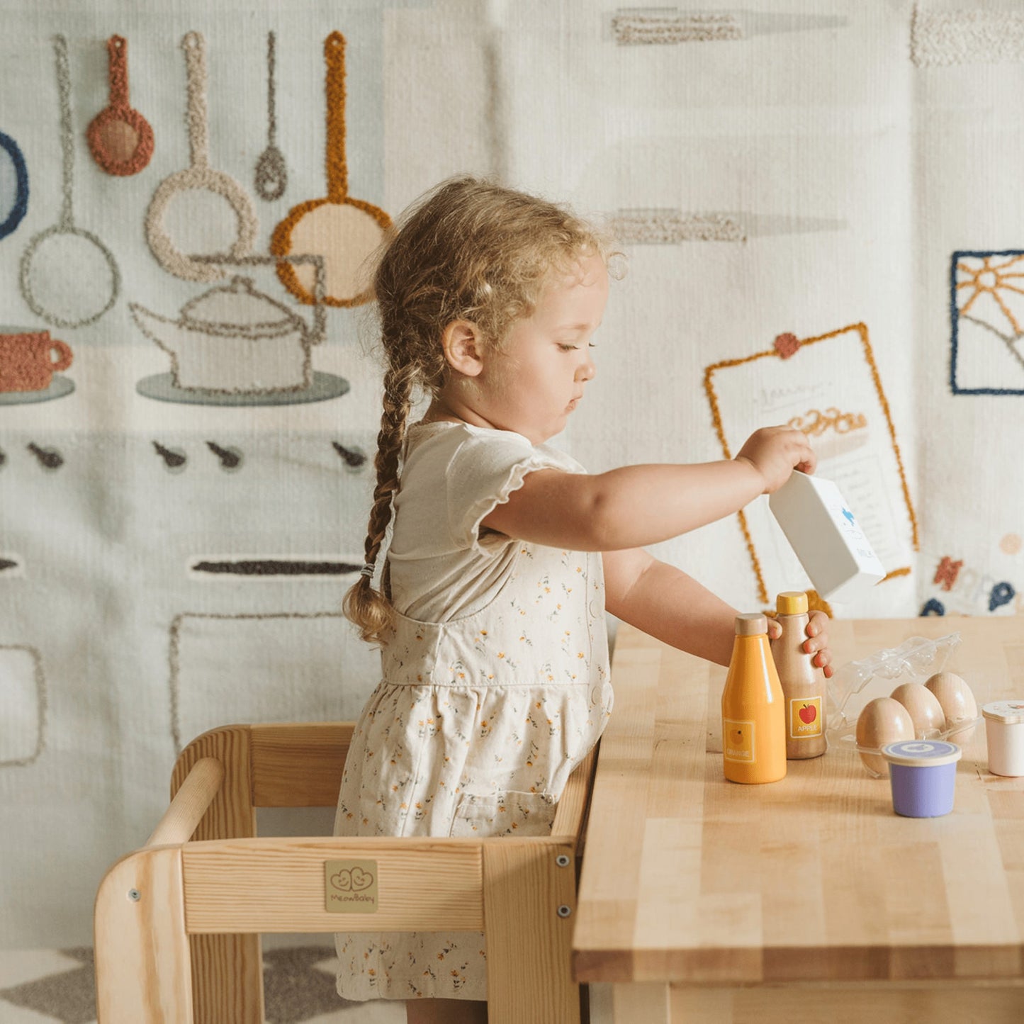 MeowBaby Wooden Kitchen Helper for Children - Natural
