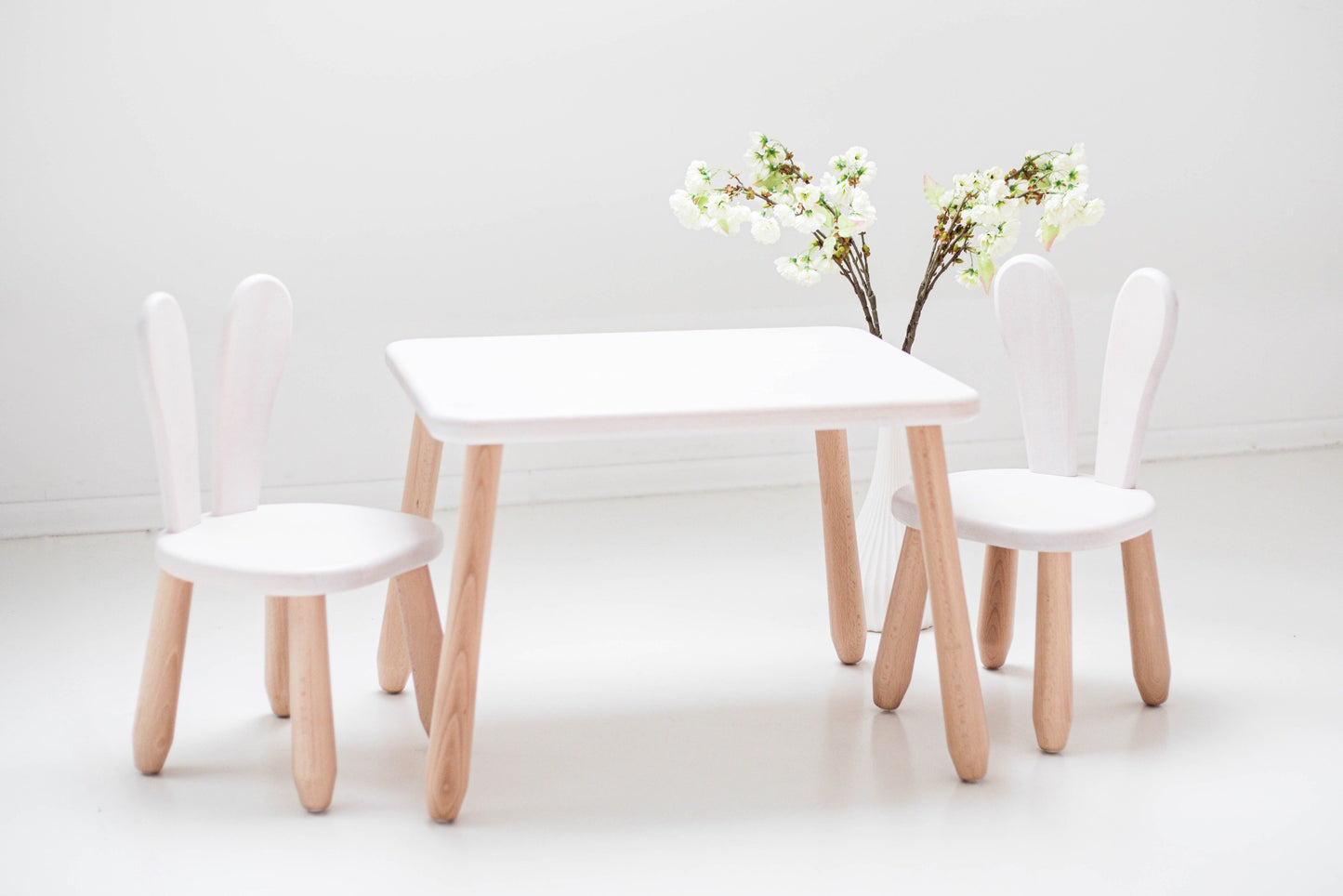 Table and 2 chair set - Bunny