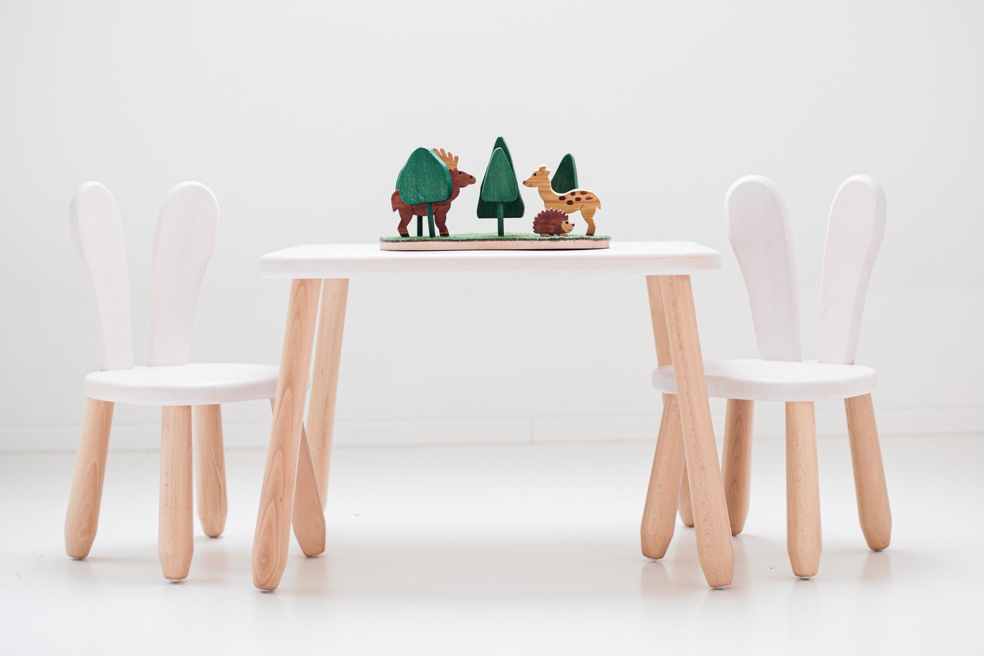 Table and 2 chair set - Bunny
