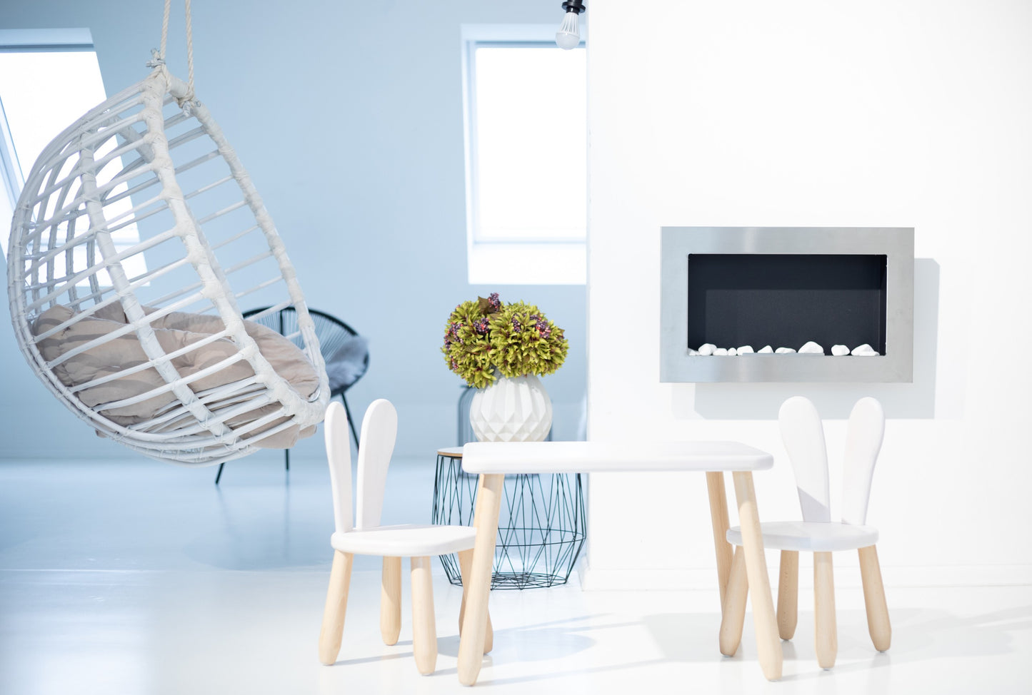 Table and 2 chair set - Bunny