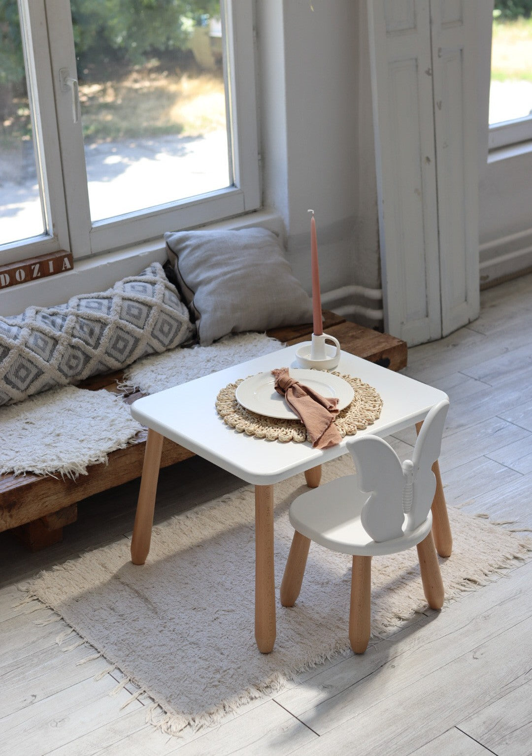 Table and 2 chair set - Butterfly