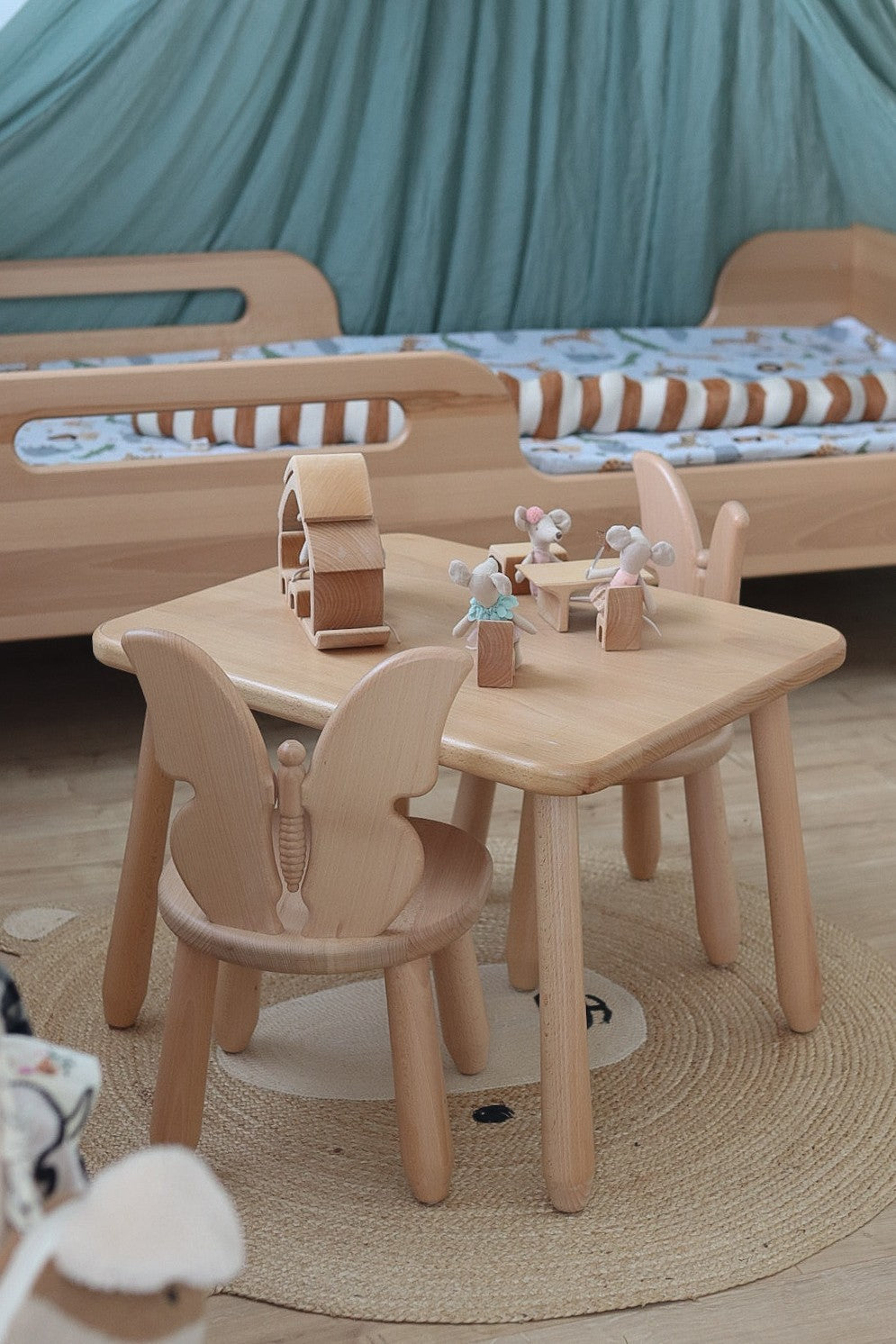 Table and 2 chair set - Butterfly