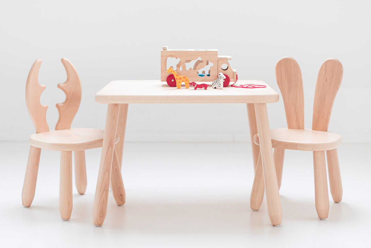 Table and 2 chair set - Wild