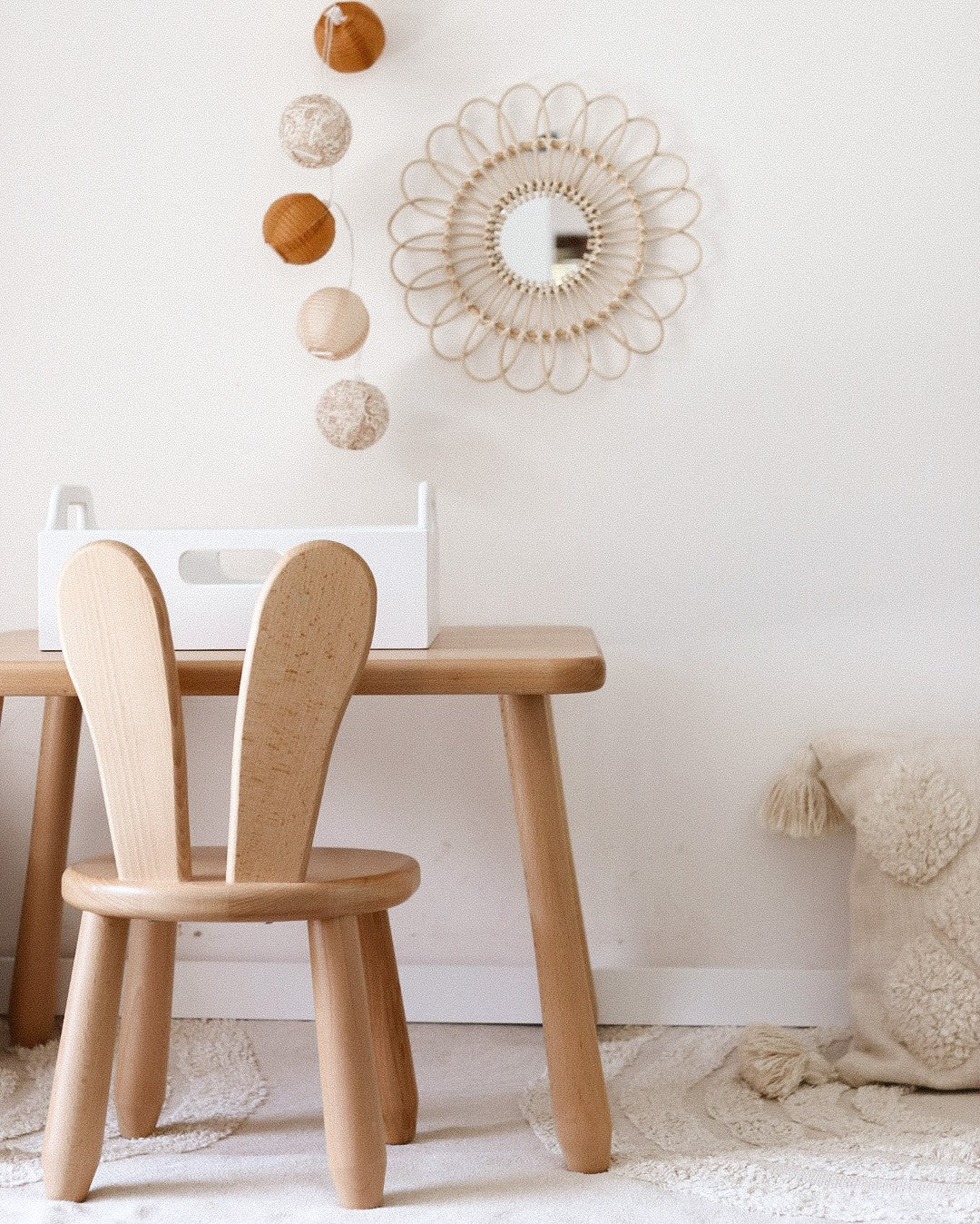 Table and chair set - Bunny