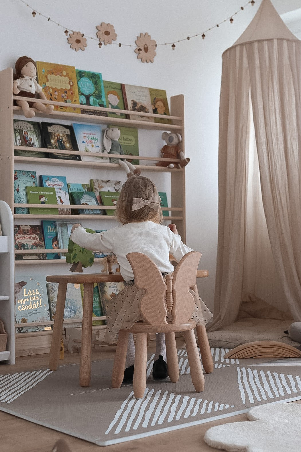 Table and chair set - Butterfly